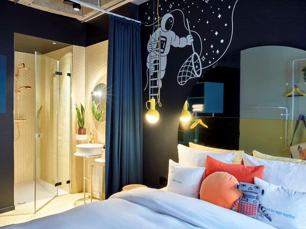 25Hours Hotel The Circle Köln Rum bild